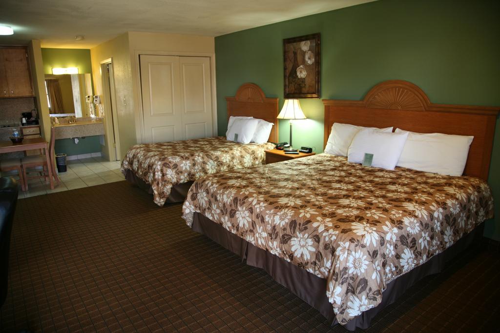 Coach Light Inn Brenham Kamer foto
